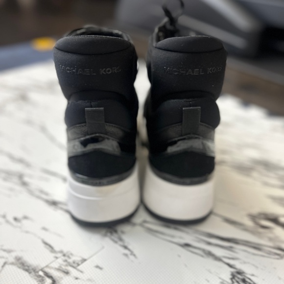 Euc - Michael Kors 2” platform sneakers size 9 - Picture 9 of 12
